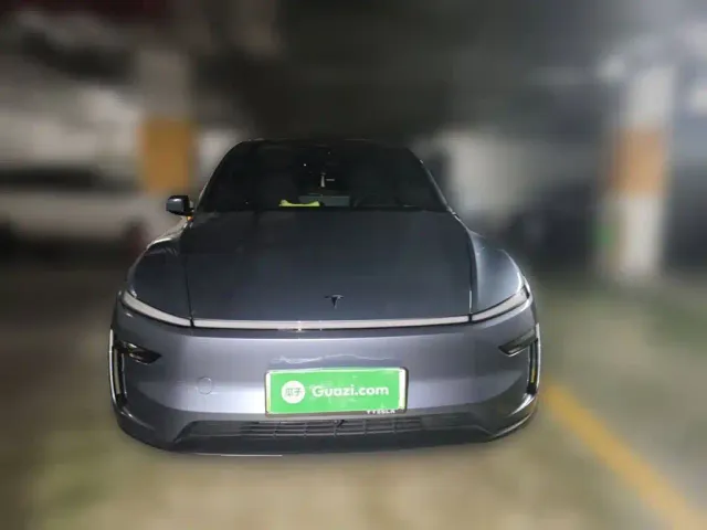 Tesla Model Y L — Фото автомобиля 2