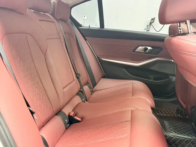 BMW 3 Series — Фото автомобиля 13
