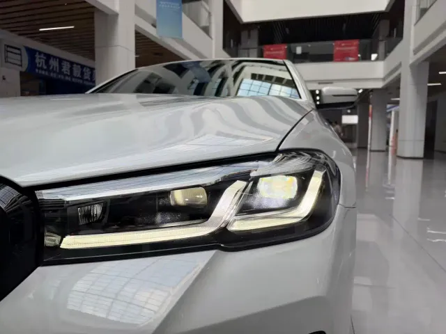 BMW 5 Series — Фото автомобиля 21