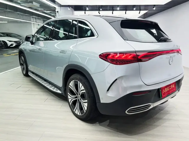 Mercedes-Benz EQE SUV — Фото автомобиля 7