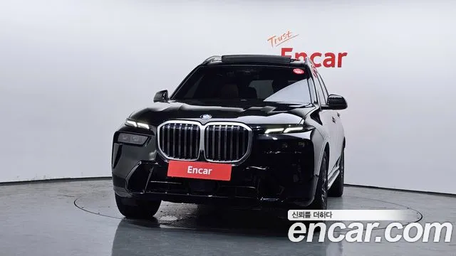 BMW X7 — Фото автомобиля 3