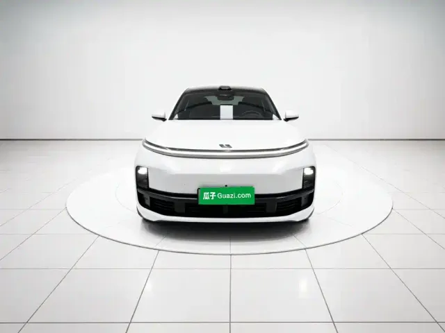 Li Auto L9 — Фото автомобиля 2