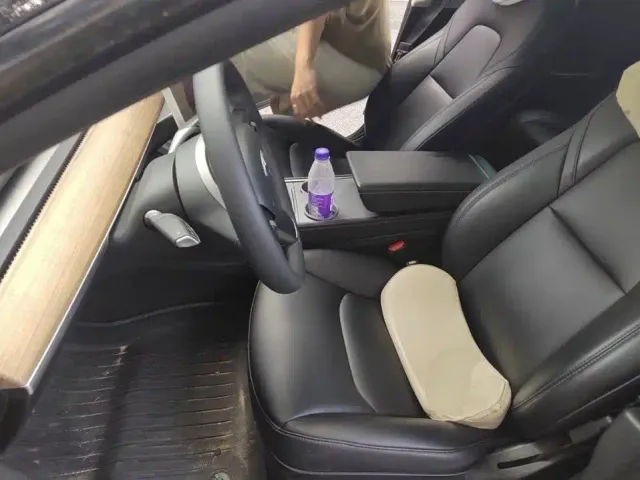 Tesla Model 3 — Фото автомобиля 13
