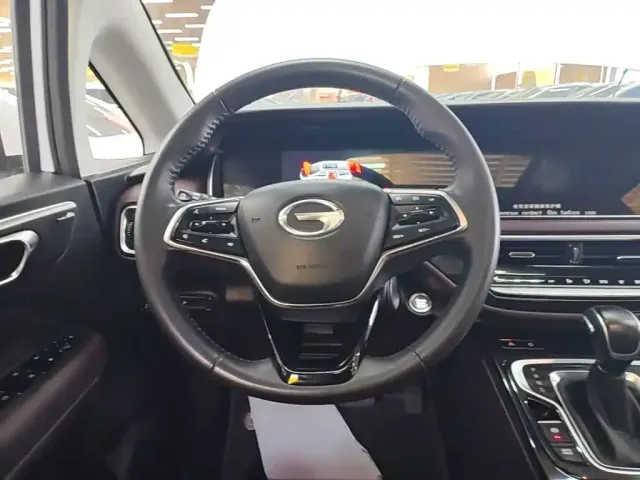 GAC Trumpchi M6 — Фото автомобиля 10