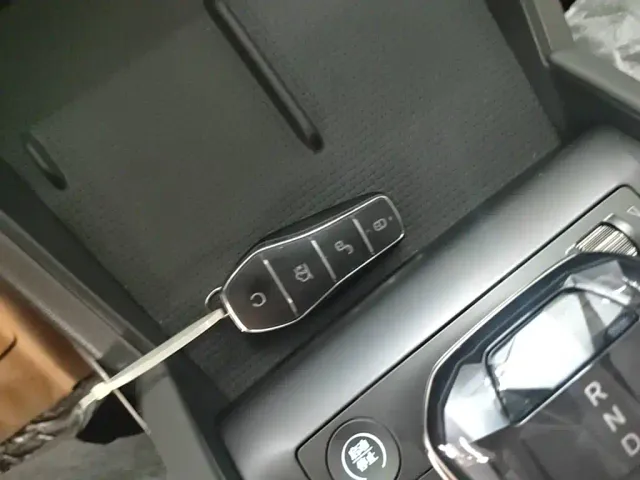 BYD Qin L — Фото автомобиля 8