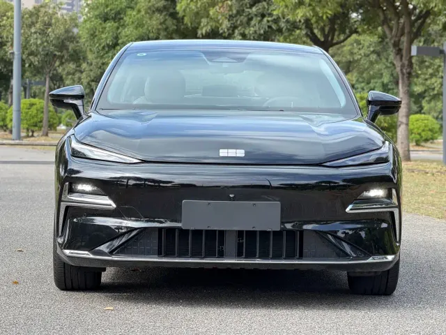 Geely Galaxy Xingyao 8 — Фото автомобиля 3