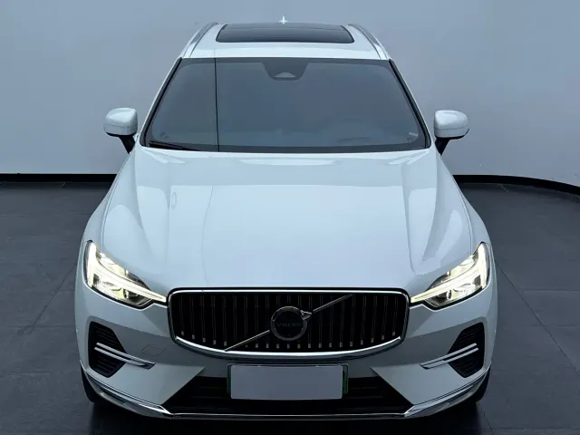 Volvo XC60 — Фото автомобиля 2
