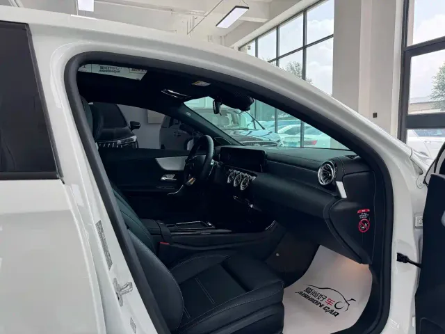 Mercedes-Benz Mercedes-Benz A-Class AMG 2025 AMG A 35 L 4MATIC — Фото автомобиля 10
