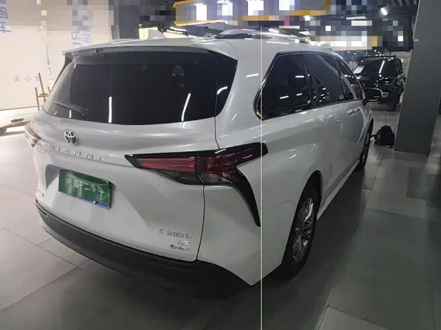 Toyota Sienna — Фото автомобиля 6
