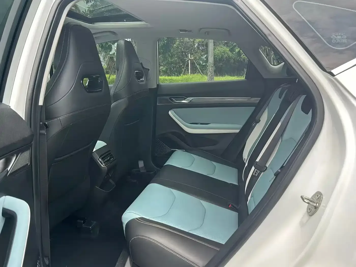Geely Emgrand S 2022 1.4T CVT Crossover Player — Фото автомобиля 10