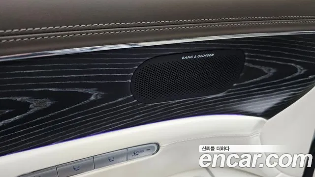 Genesis G90 Бензин 3.5 турбо AWD — Фото автомобиля 30