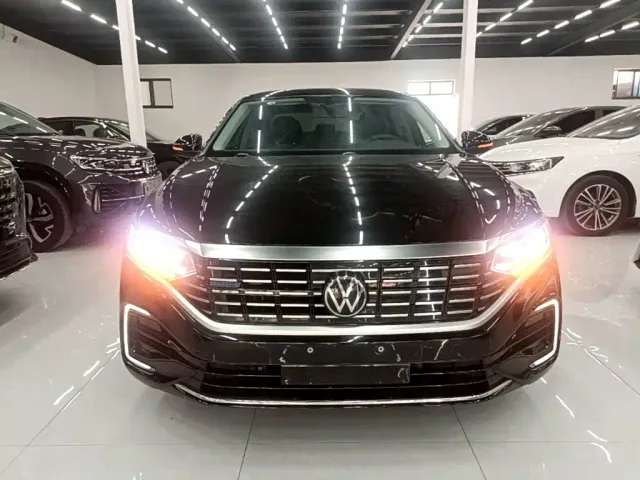 Volkswagen Passat — Фото автомобиля 2