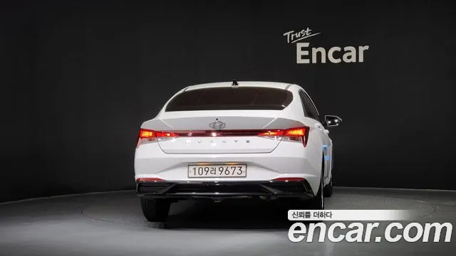 Hyundai AVANTE Avante (CN7) — Фото автомобиля 4