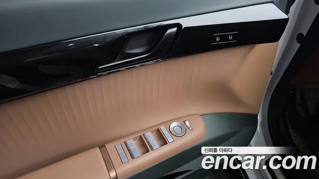 Hyundai Grandeur Grandeur (GN7) 2.5 Бензин 2WD — Фото автомобиля 11