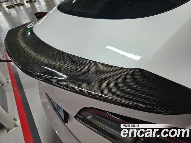 Tesla Model 3 — Фото автомобиля 17