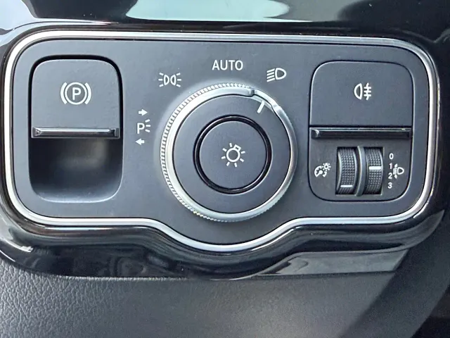 Mercedes-Benz A-Class — Фото автомобиля 9