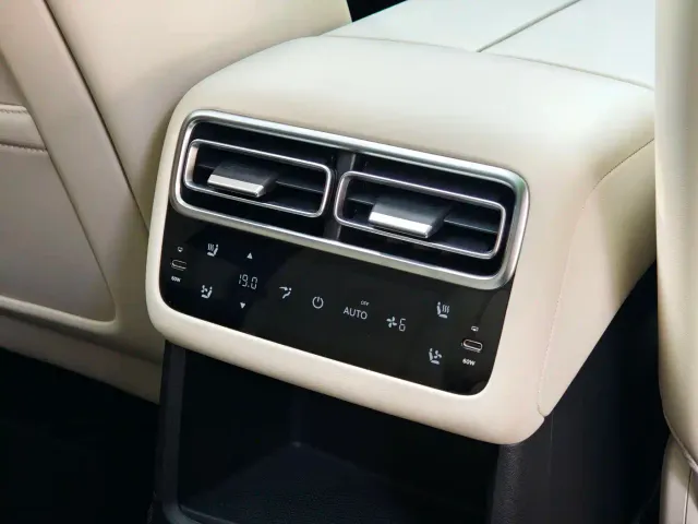 Li Auto L6 — Фото автомобиля 5
