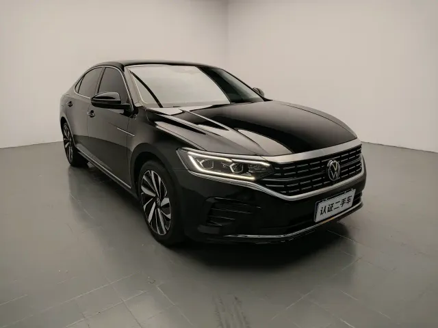 Volkswagen Passat — Фото автомобиля 3