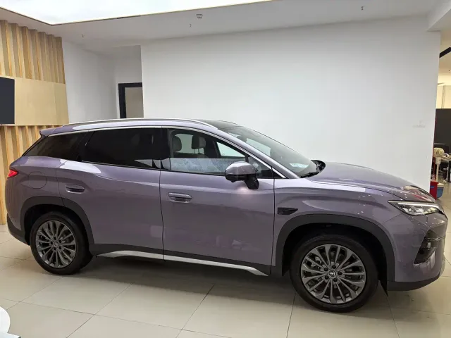 BYD Song Ultra — Фото автомобиля 5
