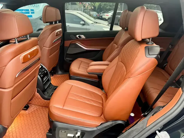 BMW X7 — Фото автомобиля 9