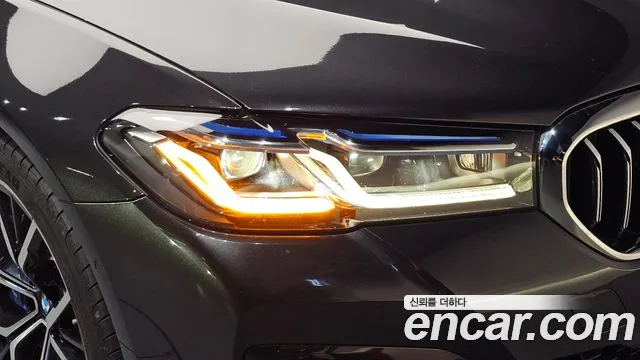 BMW 5 Series G30 — Фото автомобиля 22