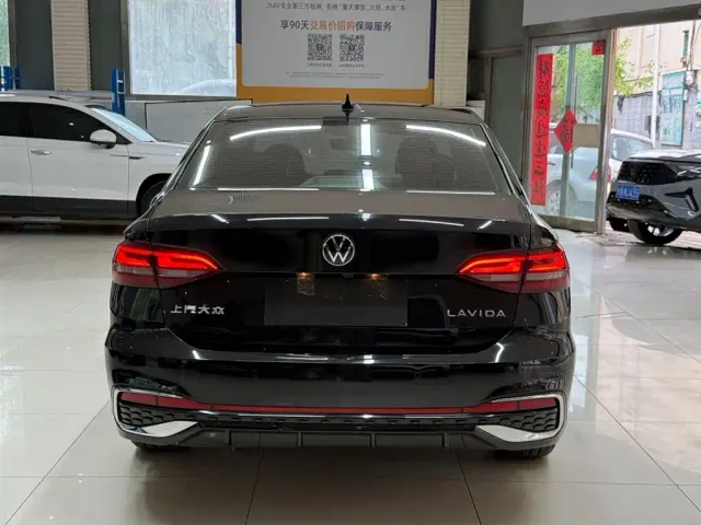 Volkswagen Lavida — Фото автомобиля 5
