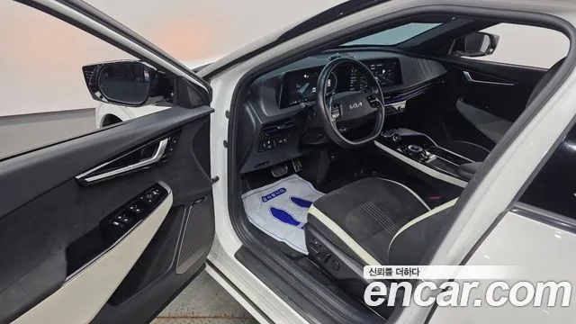 Kia EV6 — Фото автомобиля 10