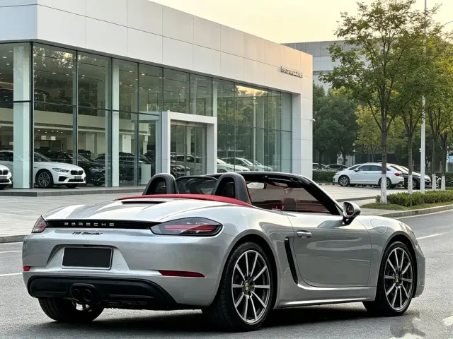 Porsche 718 — Фото автомобиля 9