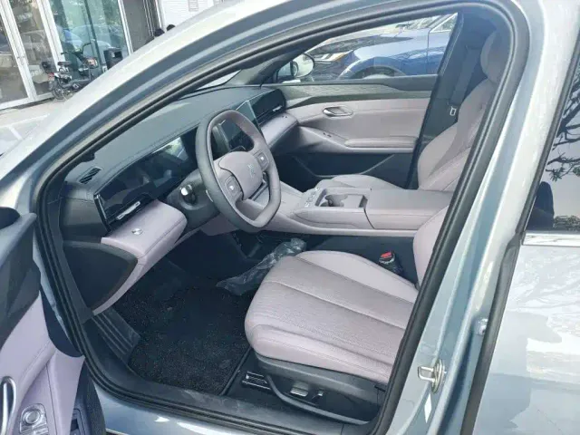 BYD Qin MAX — Фото автомобиля 5