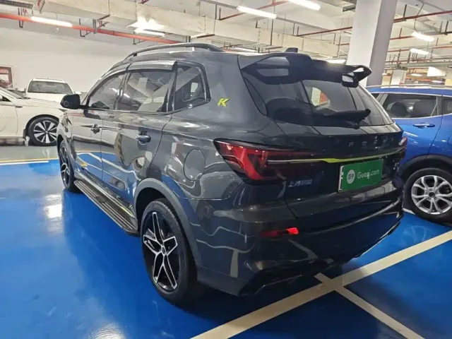 Roewe RX5 — Фото автомобиля 4