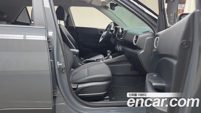 Hyundai Venue — Фото автомобиля 16