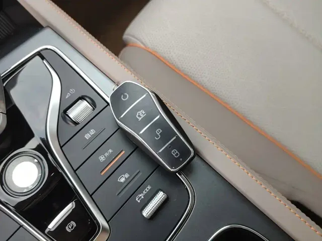BYD Yuan PLUS — Фото автомобиля 8