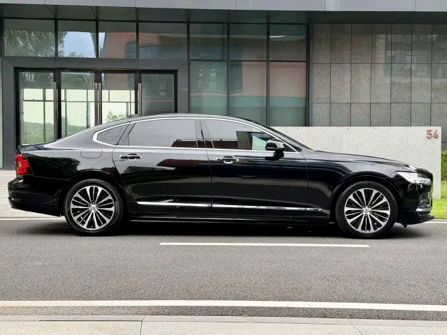 Volvo S90 — Фото автомобиля 5
