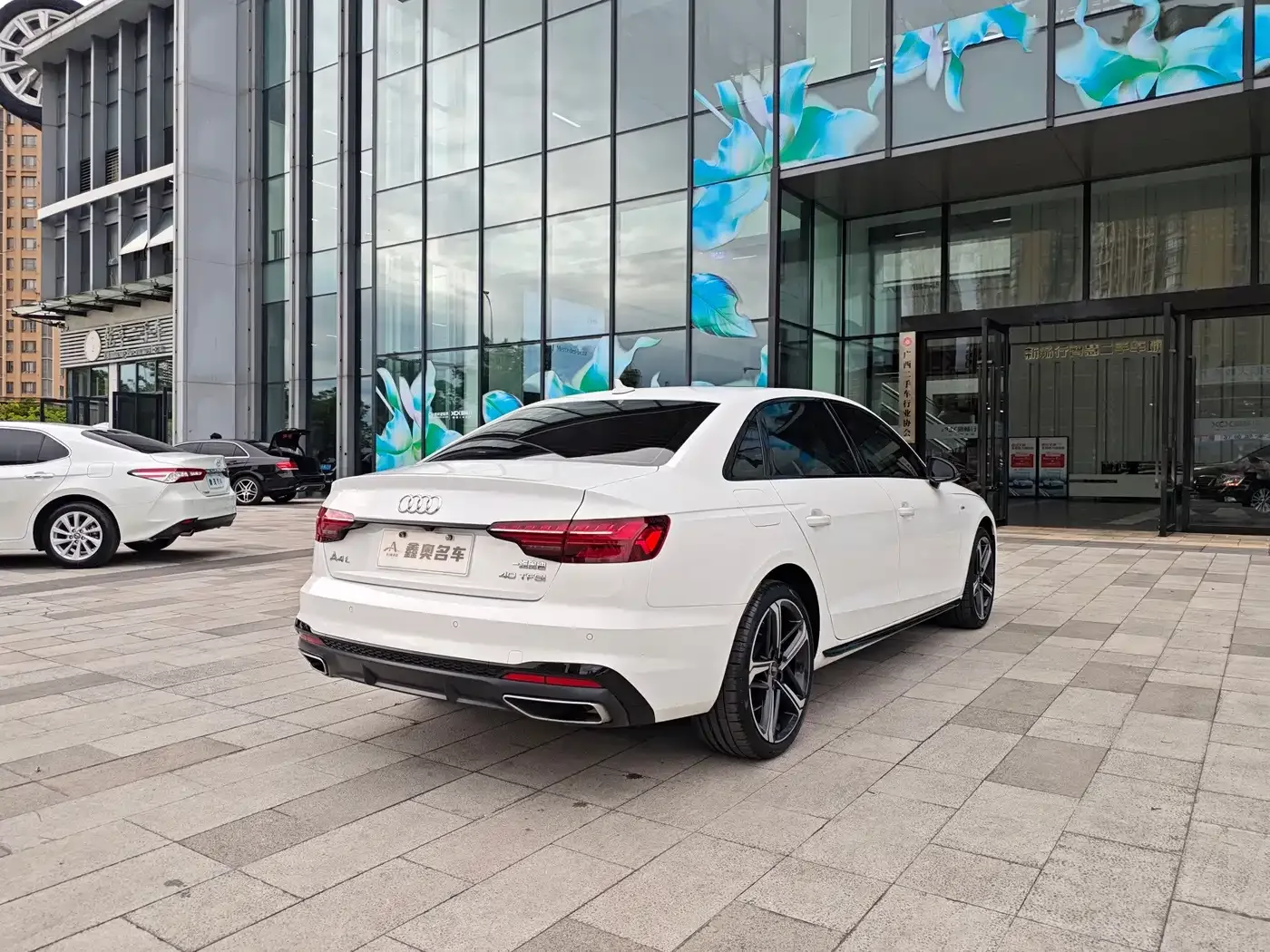 Audi Audi A4L 2024 40 TFSI Luxury Dynamic — Фото автомобиля 4