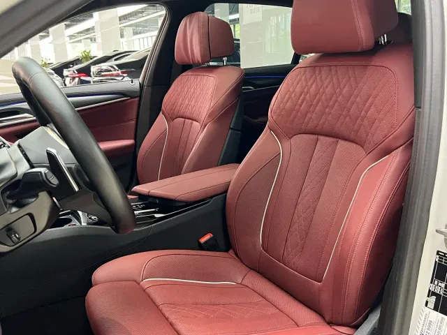 BMW 5 Series — Фото автомобиля 9