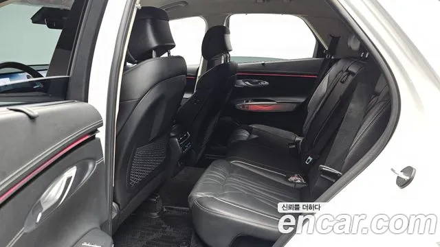 Genesis GV70 2.5T Бензин 2WD — Фото автомобиля 12