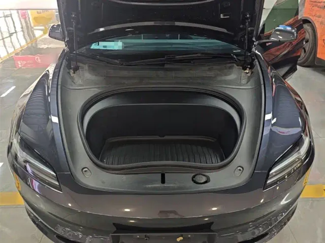 Tesla Model 3 — Фото автомобиля 19
