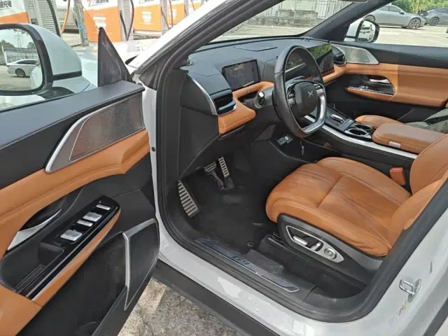 Xpeng G9 — Фото автомобиля 15