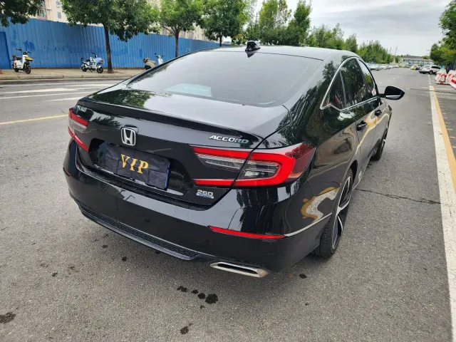Honda Accord — Фото автомобиля 9