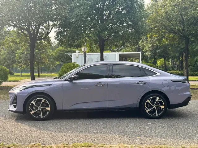 Changan Eado — Фото автомобиля 8