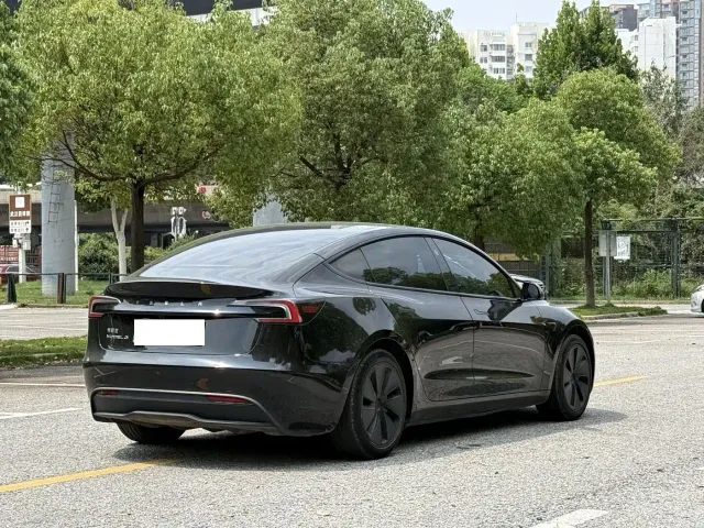 Tesla Model 3 — Фото автомобиля 3