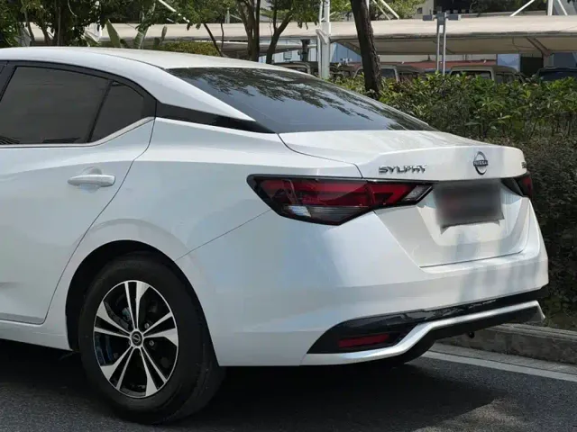 Nissan Sylphy — Фото автомобиля 12