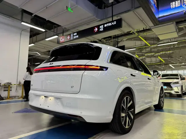 Li Auto L7 — Фото автомобиля 6