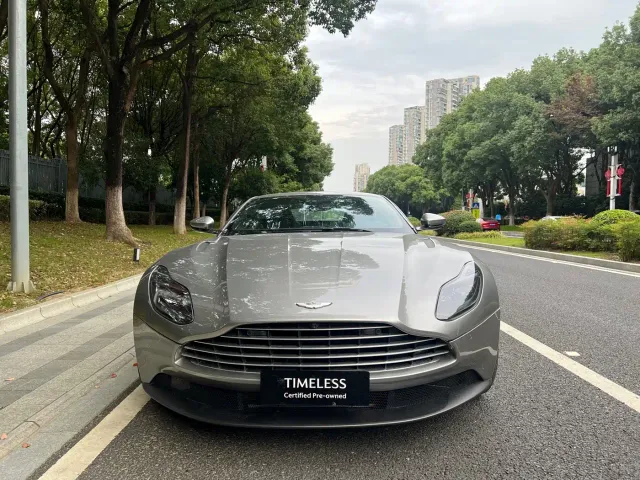 Aston Martin DB11 — Фото автомобиля 2