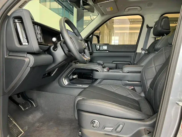BYD FangChengBao Leopard 5 — Фото автомобиля 10