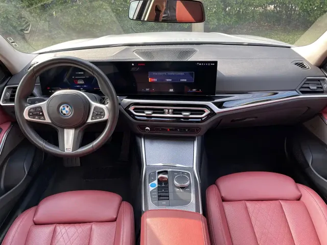 BMW i3 — Фото автомобиля 11