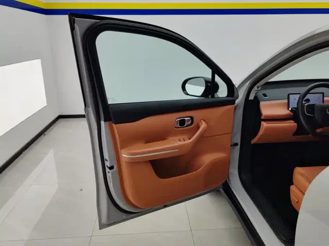 Leapmotor C10 — Фото автомобиля 7