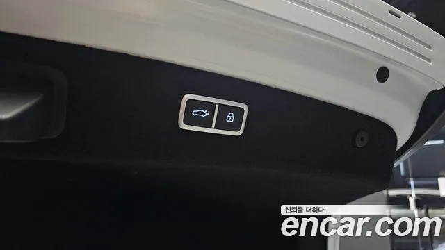 Genesis G90 Бензин 3.5 турбо AWD — Фото автомобиля 21