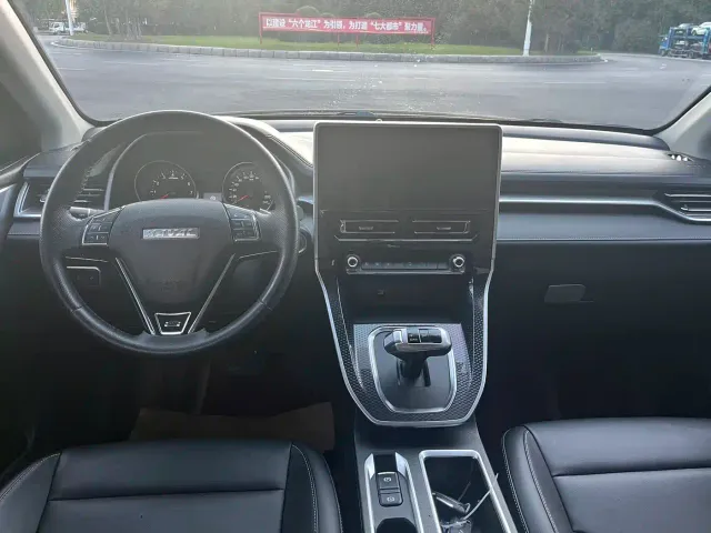 Haval Haval M6 2023 PLUS 1.5T DCT Luxury Smart Connect — Фото автомобиля 6