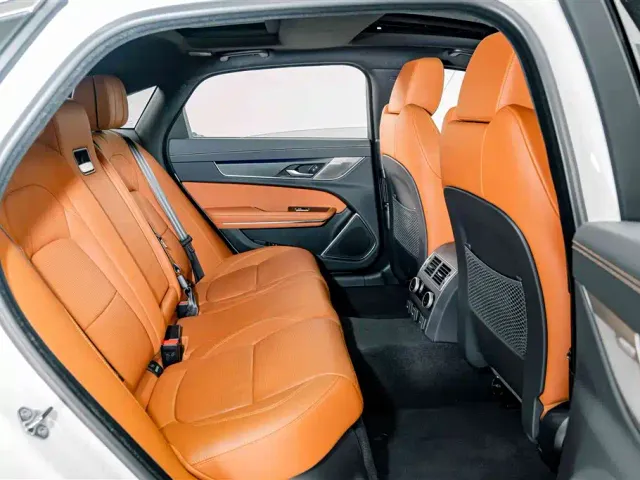 Jaguar XFL — Фото автомобиля 23